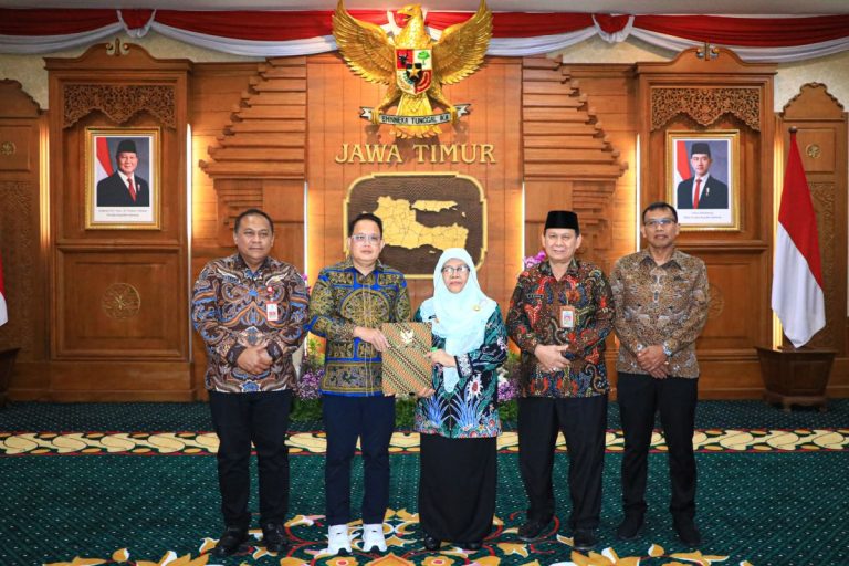 Bupati Surabaya Minta Koperasi Manfaatkan Teknologi Informasi di Revolusi Industri 4.0